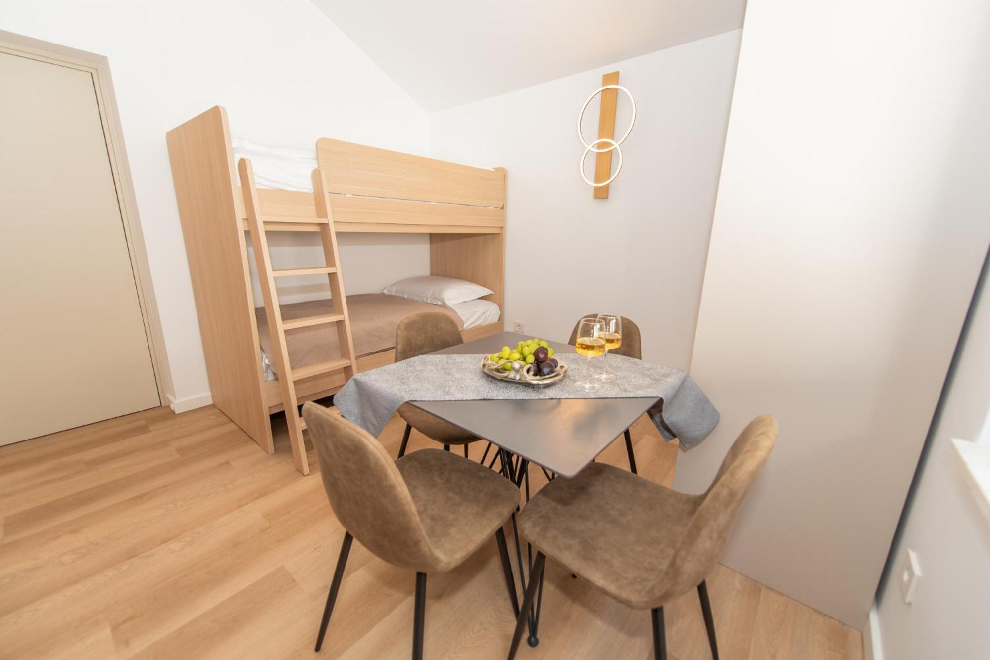 More Medici Apartments Оміш Екстер'єр фото